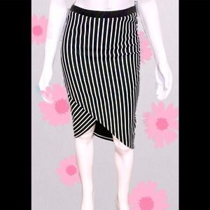 Contrast Striped Skirt/ (S) NWOT!!